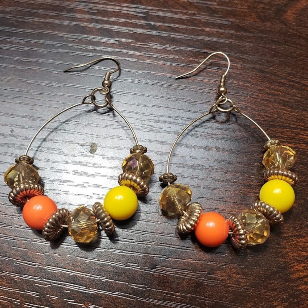 Laura Ashley Womens Large Hoop Ring Beaded Gold Tone DropDangling 9$